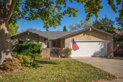 2085 Quartz Way, Redding, CA 96001 photo 1