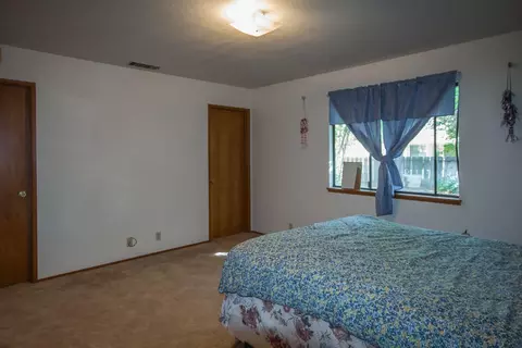 2055 Silverfield Loop, Redding, CA 96002 photo 7