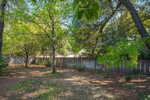 2055 Silverfield Loop, Redding, CA 96002 photo 10