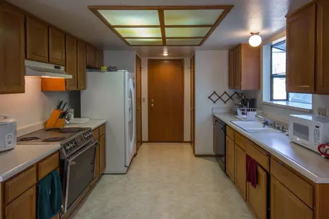2055 Silverfield Loop, Redding, CA 96002 photo 4