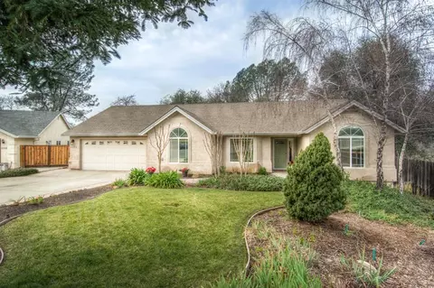 3374 Stanford Dr, Redding, CA 96003 photo 2