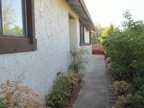 783 Coffeeberry Ln, Redding, CA 96003 photo 2