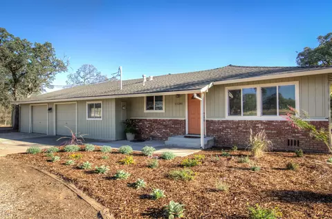 21281 Gilbert Dr, Redding, CA 96002 photo 1