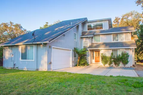 8354 Haiti Dr, Redding, CA 96002 photo 3