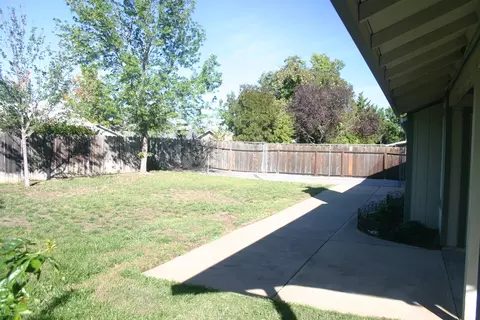 3182 Seminole Dr, Redding, CA 96001 photo 10