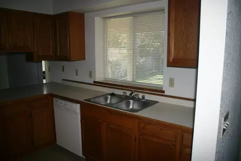 3182 Seminole Dr, Redding, CA 96001 photo 2
