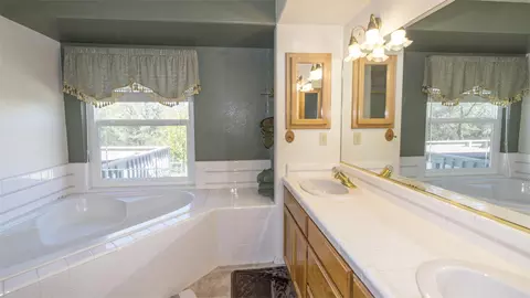 866 Dawson Ct, Redding, CA 96003 photo 18