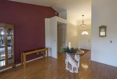 866 Dawson Ct, Redding, CA 96003 photo 3