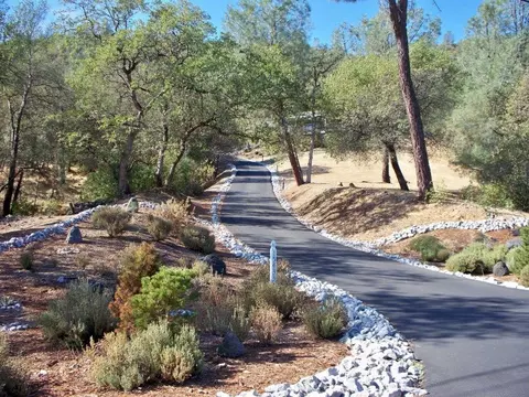 15433 Mountain Shadows Dr, Redding, CA 96001 photo 2