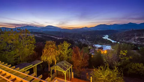 703 Sunriver Ln, Redding, CA 96001 photo 2