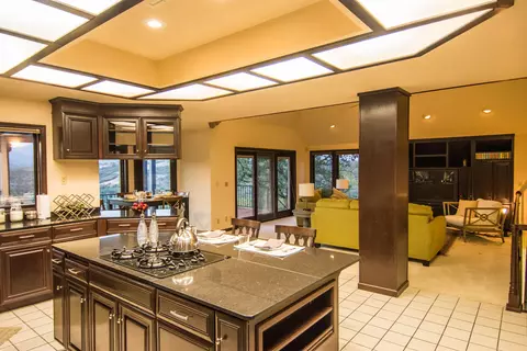 703 Sunriver Ln, Redding, CA 96001 photo 8