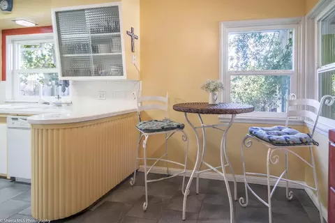 2252 Garden Ave, Redding, CA 96001 photo 5