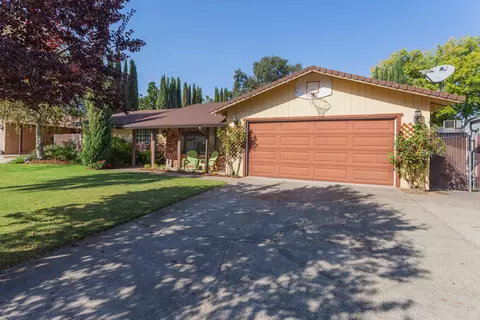3490 Lagoon Dr, Redding, CA 96001 photo 1