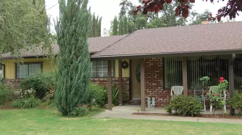 3490 Lagoon Dr, Redding, CA 96001 photo 2