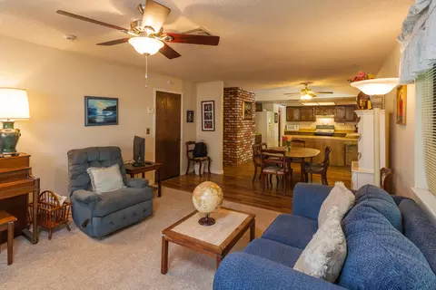3490 Lagoon Dr, Redding, CA 96001 photo 9