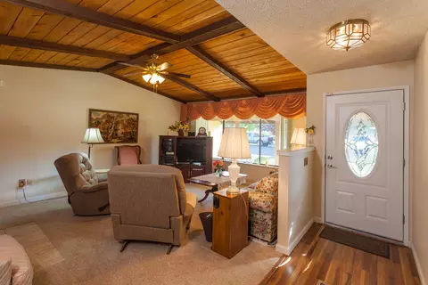 3490 Lagoon Dr, Redding, CA 96001 photo 8