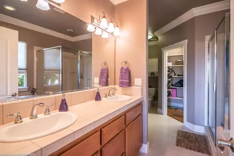 1038 Rollingview Dr, Redding, CA 96003 photo 17