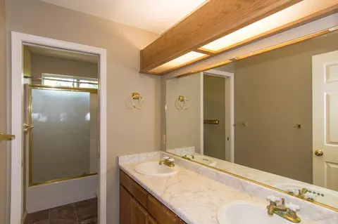 1439 Gladstone Ct, Redding, CA 96001 photo 13