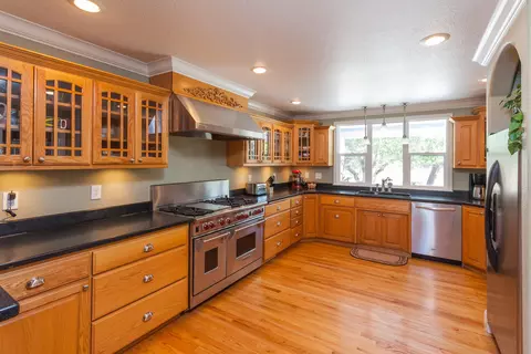 9260 Swasey Dr, Redding, CA 96001 photo 5