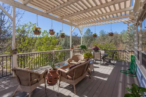 9260 Swasey Dr, Redding, CA 96001 photo 3