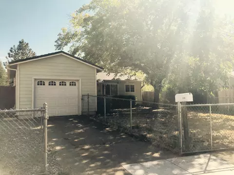 2145 Martian Way, Redding, CA 96002 photo 2