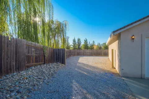 1735 Record Ln, Redding, CA 96001 photo 23