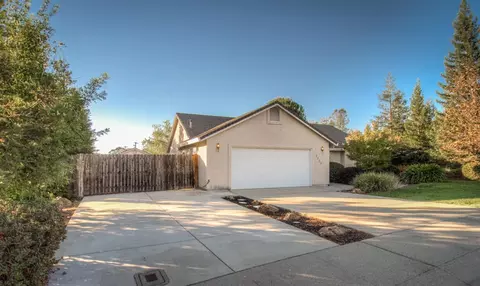 1735 Record Ln, Redding, CA 96001 photo 2