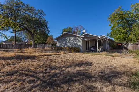 2297 Oxford Rd, Redding, CA 96002 photo 2