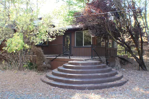1173 Lewiston Rd, Lewiston, CA 96052 photo 1