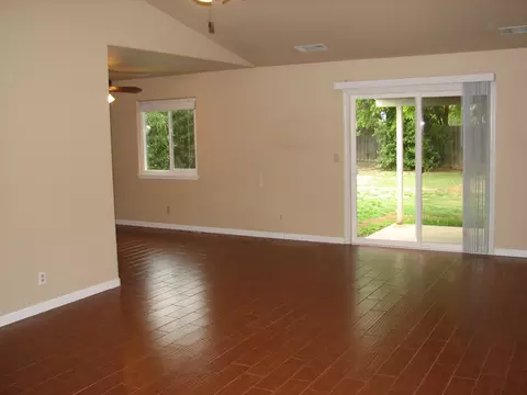 2494 Castlewood Dr, Redding, CA 96003 photo 5
