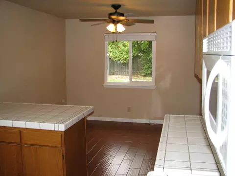 2494 Castlewood Dr, Redding, CA 96003 photo 2