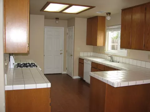 2494 Castlewood Dr, Redding, CA 96003 photo 1