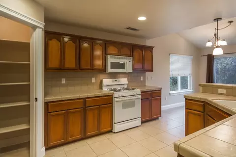 3417 Cockerill Dr, Redding, CA 96002 photo 3
