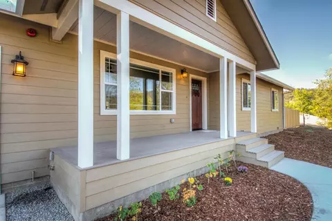 16149 Bush St, Redding, CA 96001 photo 3