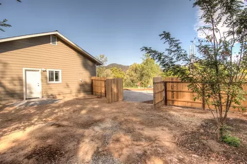 16149 Bush St, Redding, CA 96001 photo 26