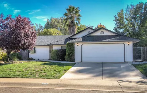 5835 Fairmont Dr, Redding, CA 96003 photo 1