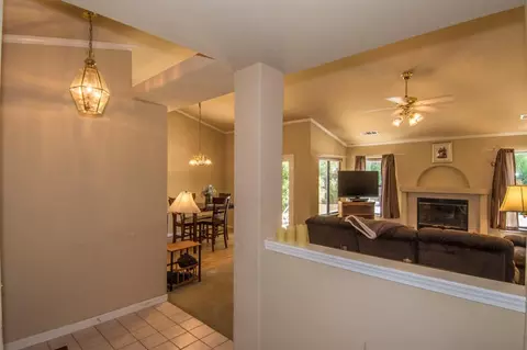 5835 Fairmont Dr, Redding, CA 96003 photo 2