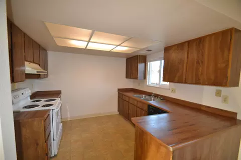 1223 Pershing St, Redding, CA 96003 photo 3