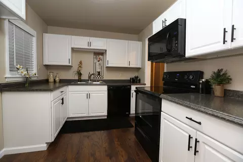 1357 Jeffries St, Anderson, CA 96007 photo 4