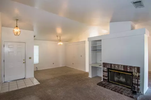 726 Lotus Ct, Redding, CA 96003 photo 4