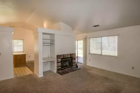 726 Lotus Ct, Redding, CA 96003 photo 5