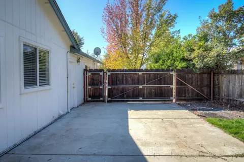 726 Lotus Ct, Redding, CA 96003 photo 41