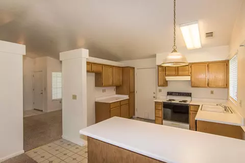 726 Lotus Ct, Redding, CA 96003 photo 10
