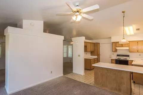 726 Lotus Ct, Redding, CA 96003 photo 9