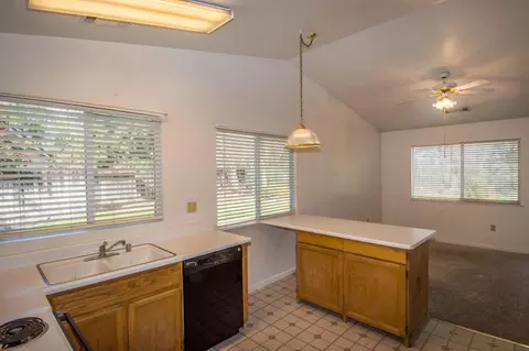 726 Lotus Ct, Redding, CA 96003 photo 12