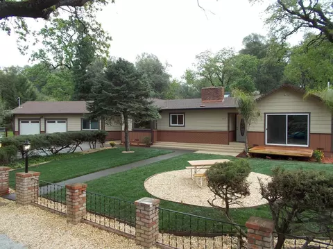 324 John St, Redding, CA 96002 photo 1