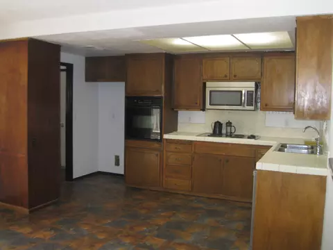 3416 Summit Dr, Redding, CA 96001 photo 2