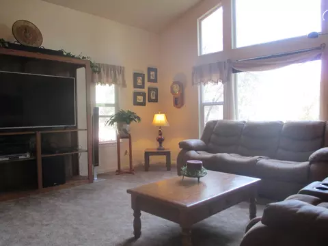 1348 Weide Way, Anderson, CA 96007 photo 4