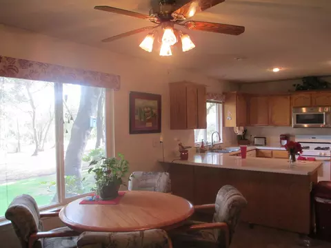 1348 Weide Way, Anderson, CA 96007 photo 5
