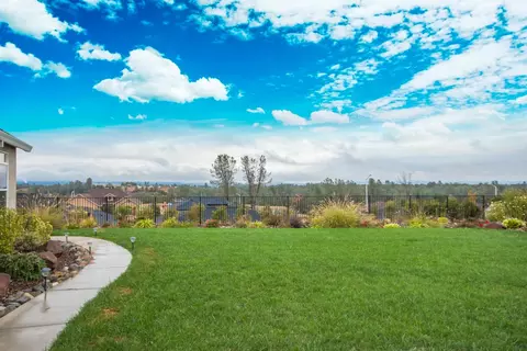 768 Rogue River Way, Redding, CA 96003 photo 14
